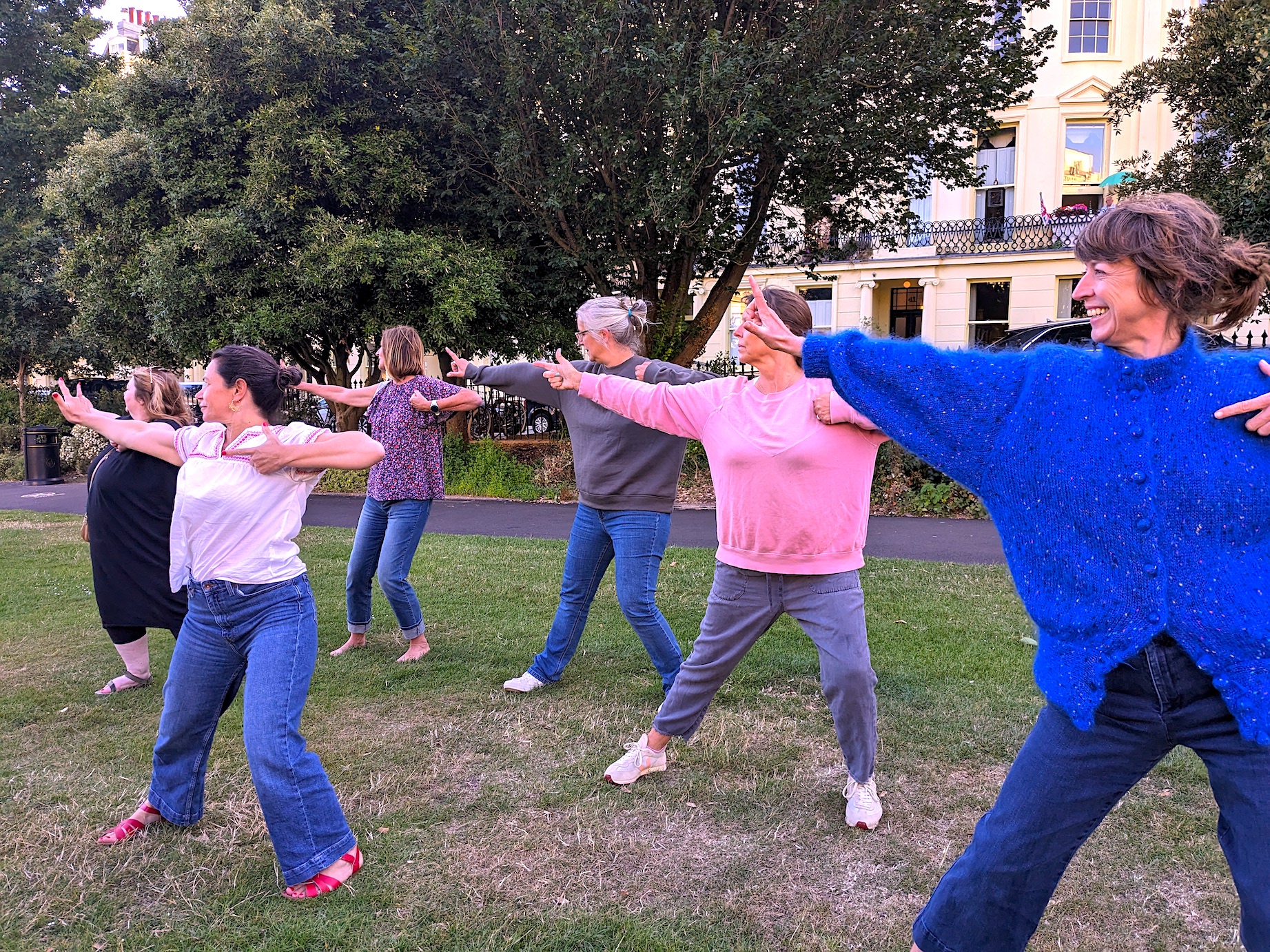 sarah and sophie qigong